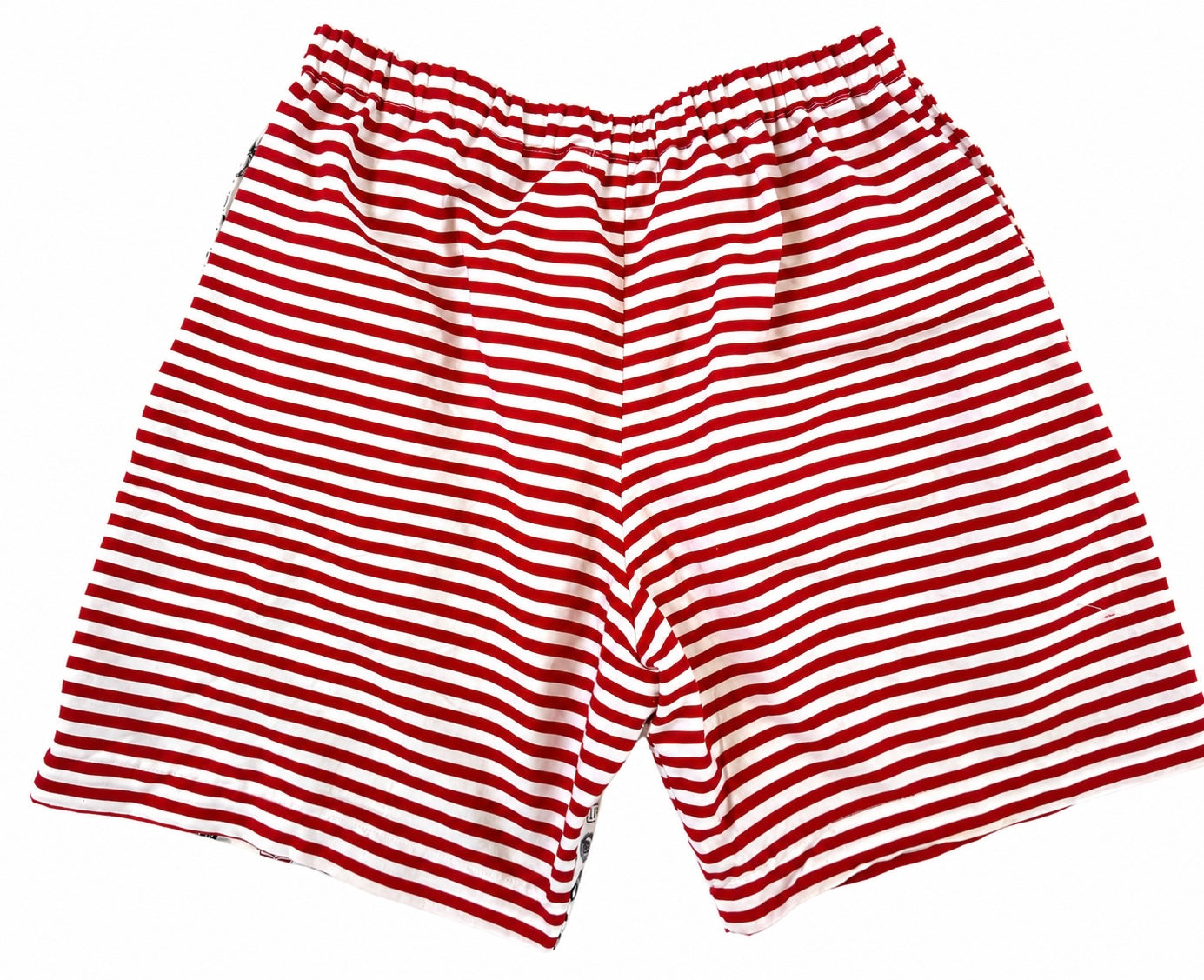 Men’s. Set two pieces, shirt + shorts. Medium size. White, red and white lines pattern.